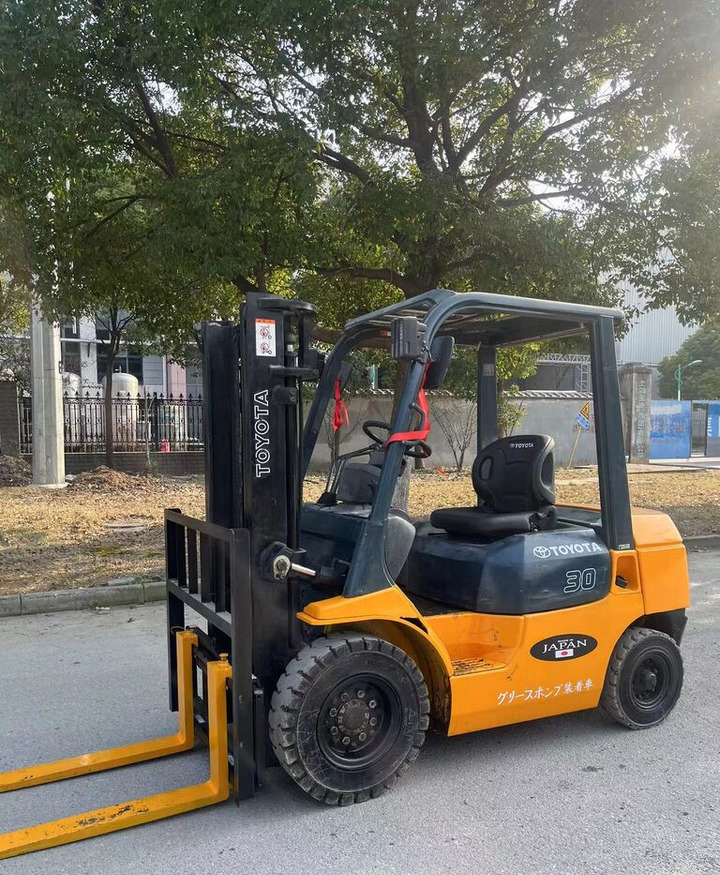 Toyota Made in Japan 7FD30 3ton 5ton 7FD50 for sale - Xe nâng diesel: hình 1 Toyota Made in Japan 7FD30 3ton 5ton 7FD50 for sale - Xe nâng diesel: hình 1
