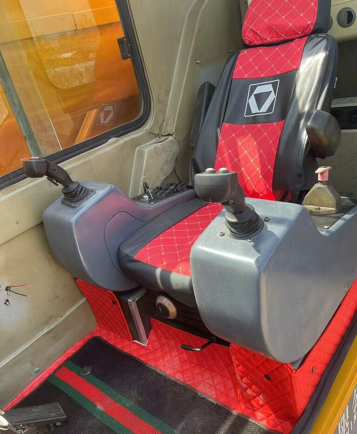 XCMG QY100K QY100K-II QY90K 100T 100ton 50 60 70 80 - Cẩu bánh lốp: hình 5 XCMG QY100K QY100K-II QY90K 100T 100ton 50 60 70 80 - Cẩu bánh lốp: hình 5