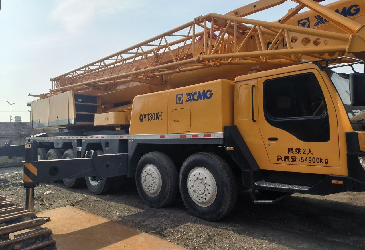 XCMG QY130K-1 - Cẩu bánh lốp: hình 1 XCMG QY130K-1 - Cẩu bánh lốp: hình 1