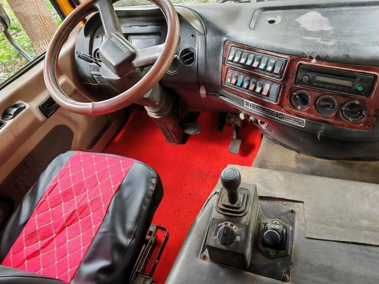 Cẩu bánh lốp XCMG QY130K QY100K QY100K-II: hình 7 Cẩu bánh lốp XCMG QY130K QY100K QY100K-II: hình 7