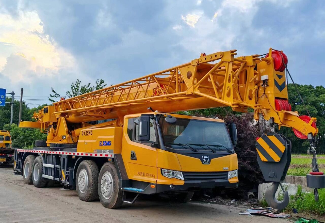 XCMG QY55KC 25ton 50ton 55ton 70ton 100 ton 130ton - Cẩu bánh lốp: hình 1 XCMG QY55KC 25ton 50ton 55ton 70ton 100 ton 130ton - Cẩu bánh lốp: hình 1