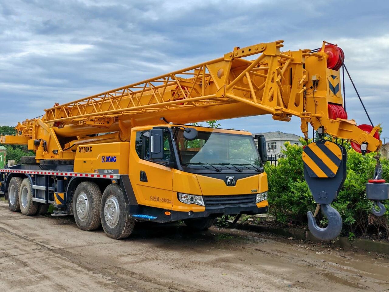 XCMG QY70KC QY50KC 50ton 70ton 80ton 90ton 100ton - Cẩu bánh lốp: hình 1 XCMG QY70KC QY50KC 50ton 70ton 80ton 90ton 100ton - Cẩu bánh lốp: hình 1