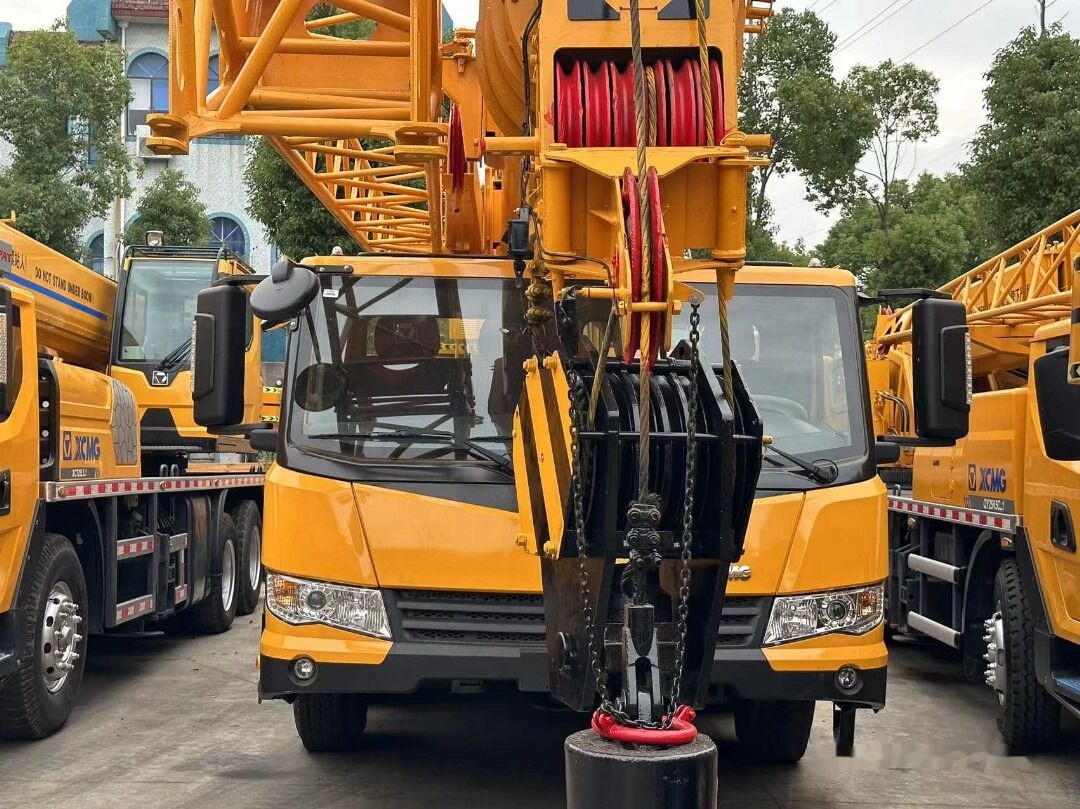 XCMG QY75KC XCT75 75T 75ton 70ton 80ton - Cẩu bánh lốp: hình 5 XCMG QY75KC XCT75 75T 75ton 70ton 80ton - Cẩu bánh lốp: hình 5