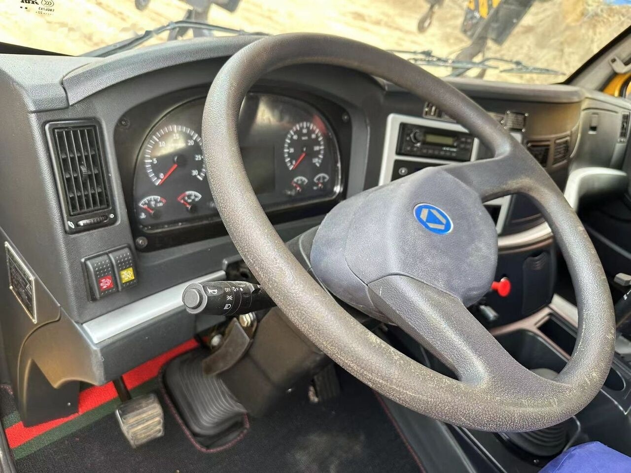 XCMG QY90K QY30K QY50K QY70K QAY200 truck crane - Cẩu bánh lốp: hình 5 XCMG QY90K QY30K QY50K QY70K QAY200 truck crane - Cẩu bánh lốp: hình 5