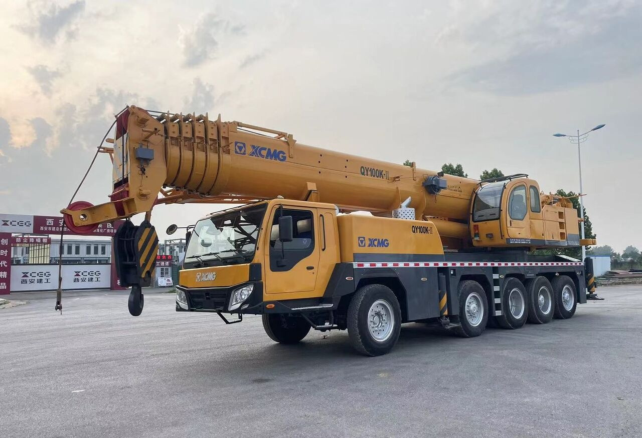 XCMG - Cẩu bánh lốp: hình 2 XCMG - Cẩu bánh lốp: hình 2