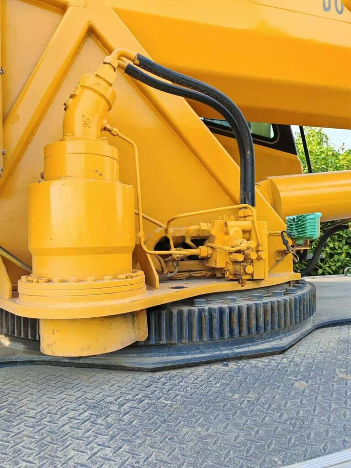 XCMG XCT25 QY25KC XCT50 XCT25K5A - Cẩu bánh lốp: hình 4 XCMG XCT25 QY25KC XCT50 XCT25K5A - Cẩu bánh lốp: hình 4