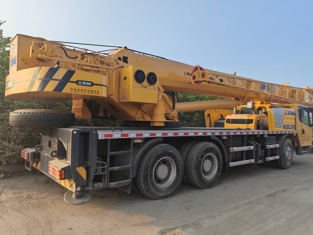 XCMG XCT25 QY25KC XCT50 XCT25K5A - Cẩu bánh lốp: hình 2 XCMG XCT25 QY25KC XCT50 XCT25K5A - Cẩu bánh lốp: hình 2