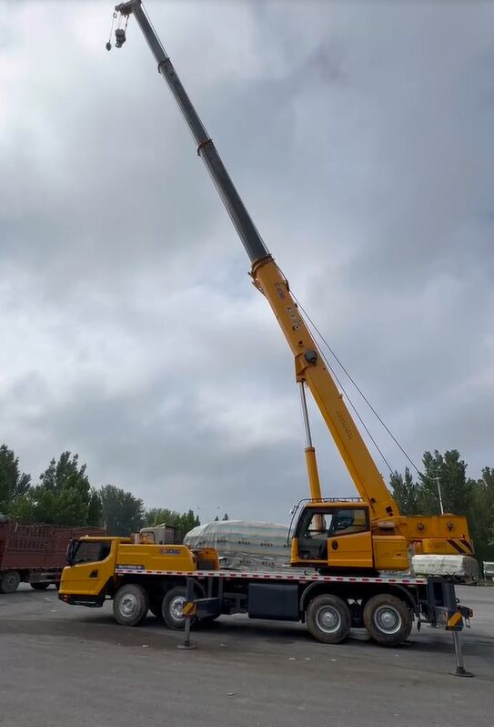 XCMG XCT35 QY35K 35T 35ton - Cẩu bánh lốp: hình 3 XCMG XCT35 QY35K 35T 35ton - Cẩu bánh lốp: hình 3