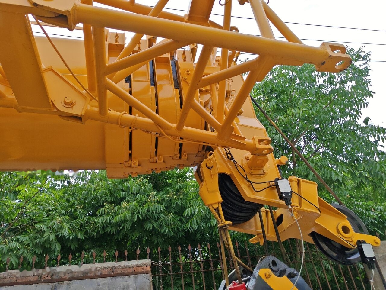 XCMG XCT80 XCT100 XCT70 80T 80ton 90ton 100ton - Cẩu bánh lốp: hình 5 XCMG XCT80 XCT100 XCT70 80T 80ton 90ton 100ton - Cẩu bánh lốp: hình 5