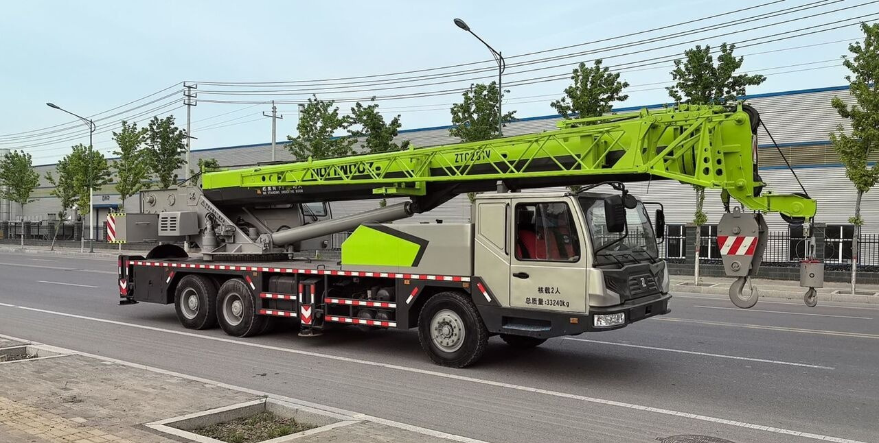 Zoomlion - Cẩu bánh lốp: hình 3 Zoomlion - Cẩu bánh lốp: hình 3