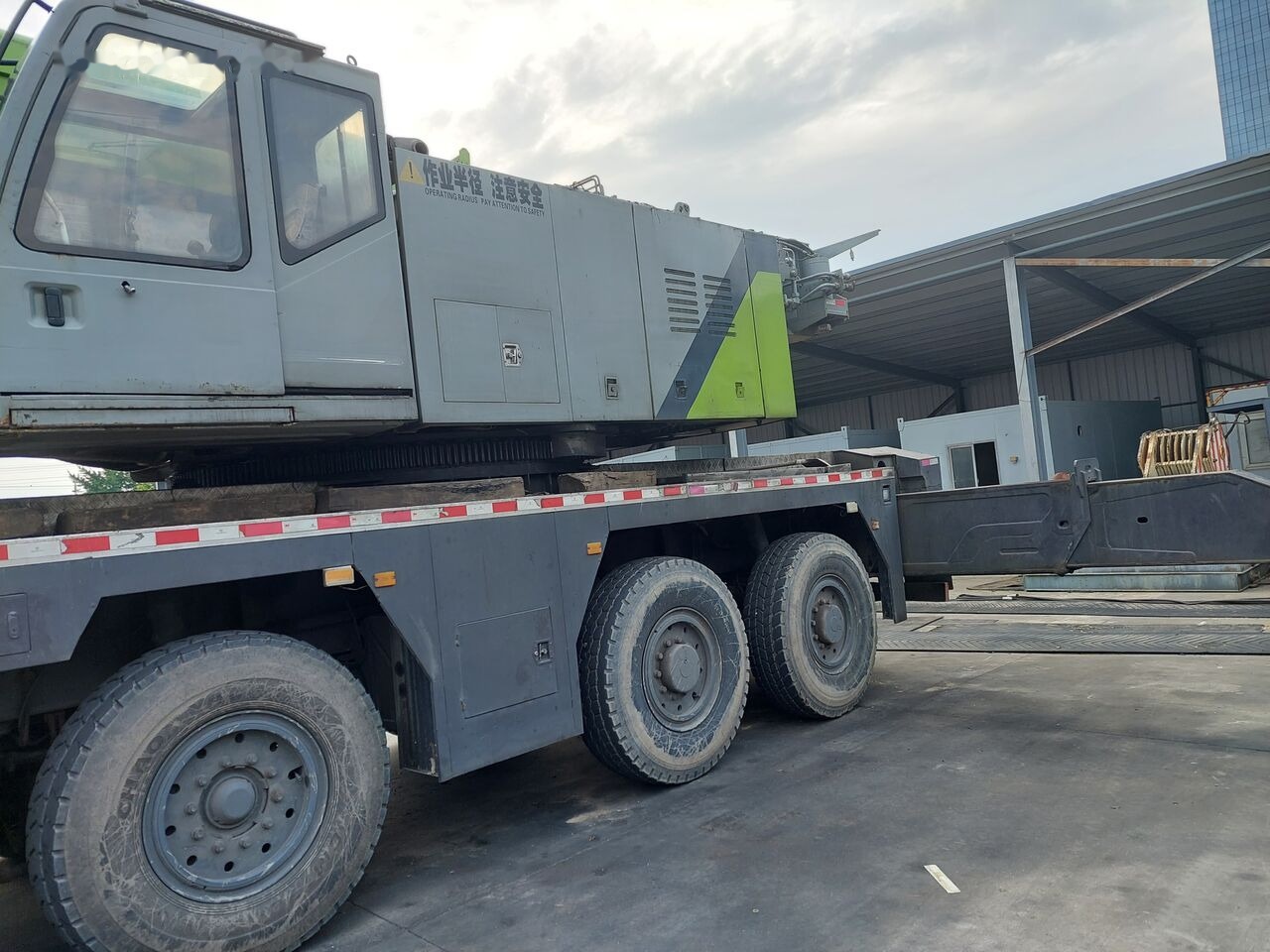 Zoomlion ZAT2600V 260T 260ton 220t 220ton - Cẩu bánh lốp: hình 3 Zoomlion ZAT2600V 260T 260ton 220t 220ton - Cẩu bánh lốp: hình 3