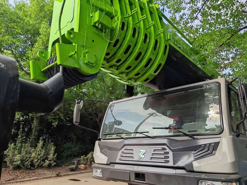 Zoomlion ZTC2200V 220T 220ton - Cẩu bánh lốp: hình 2 Zoomlion ZTC2200V 220T 220ton - Cẩu bánh lốp: hình 2