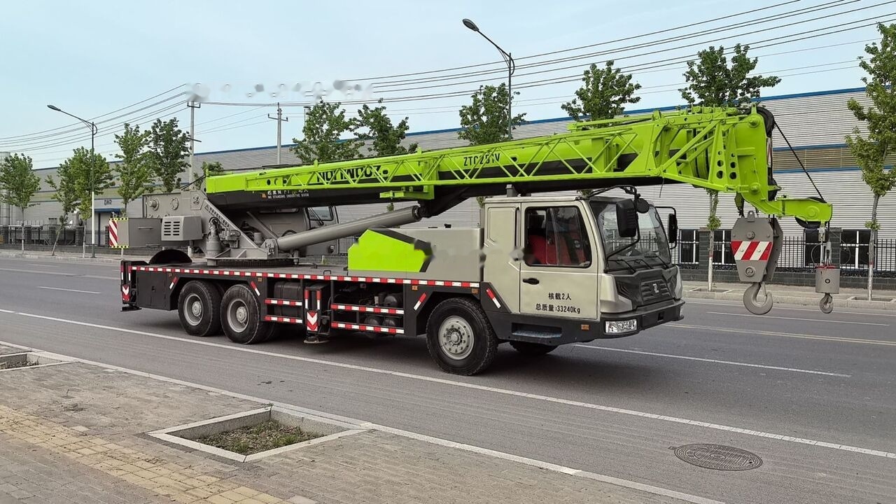 Zoomlion ZTC251V ZTC251V ZTC350 ZTV500 ZTC750 25T 25ton 35ton 50ton - Cẩu bánh lốp: hình 2 Zoomlion ZTC251V ZTC251V ZTC350 ZTV500 ZTC750 25T 25ton 35ton 50ton - Cẩu bánh lốp: hình 2