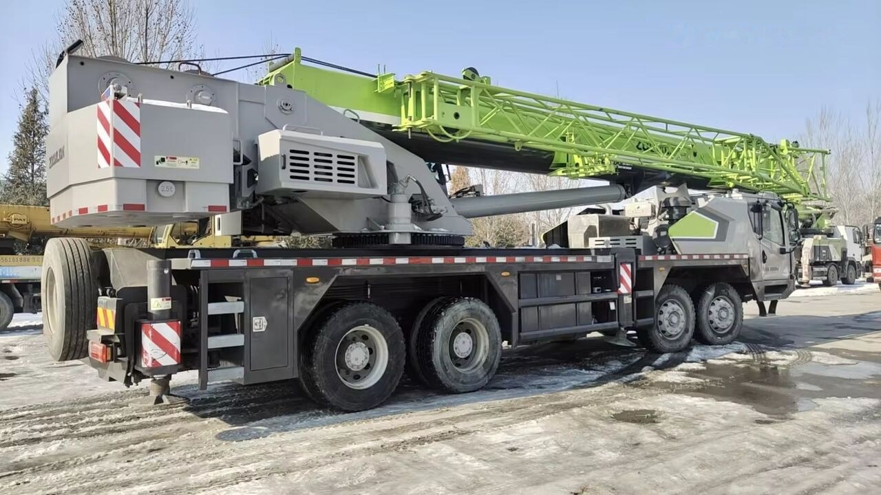 Zoomlion ZTC350 ZTC250 ZTC550 ZTC1000 35t 35ton 50t 70t - Cẩu bánh lốp: hình 3 Zoomlion ZTC350 ZTC250 ZTC550 ZTC1000 35t 35ton 50t 70t - Cẩu bánh lốp: hình 3