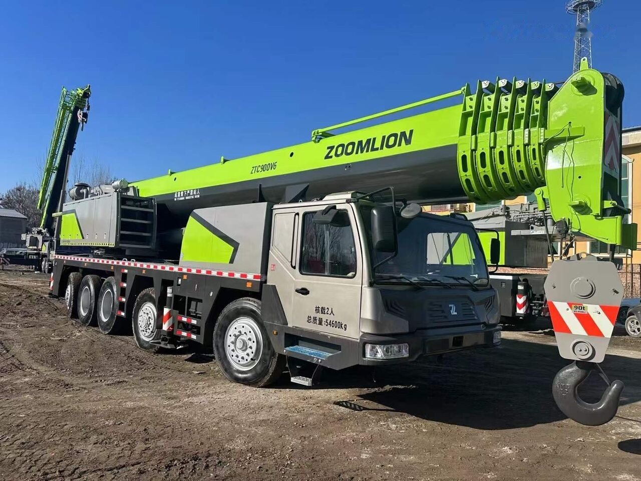 Zoomlion ZTC900V 90T 90ton 80ton 100ton - Cẩu bánh lốp: hình 4 Zoomlion ZTC900V 90T 90ton 80ton 100ton - Cẩu bánh lốp: hình 4