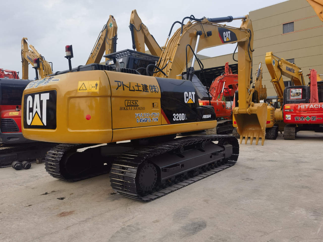 CAT 320DL Excavator - Máy xúc bánh xích: hình 3 CAT 320DL Excavator - Máy xúc bánh xích: hình 3
