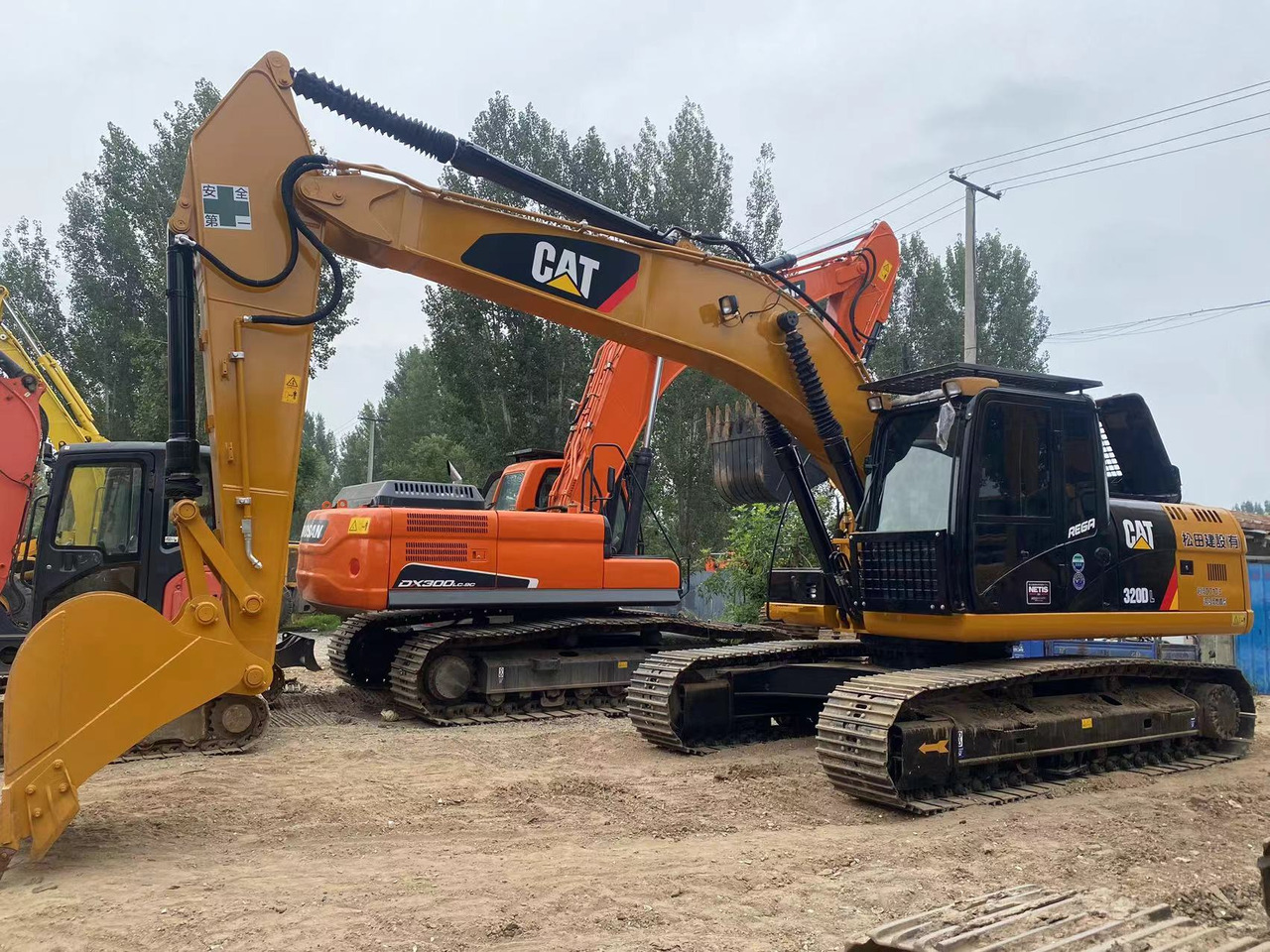 CAT 320DL used excavator - Máy xúc bánh xích: hình 1 CAT 320DL used excavator - Máy xúc bánh xích: hình 1