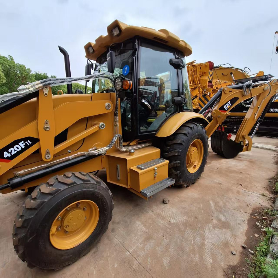 CAT 420F Backhoe Loader - Máy xúc trước múc sau: hình 3 CAT 420F Backhoe Loader - Máy xúc trước múc sau: hình 3
