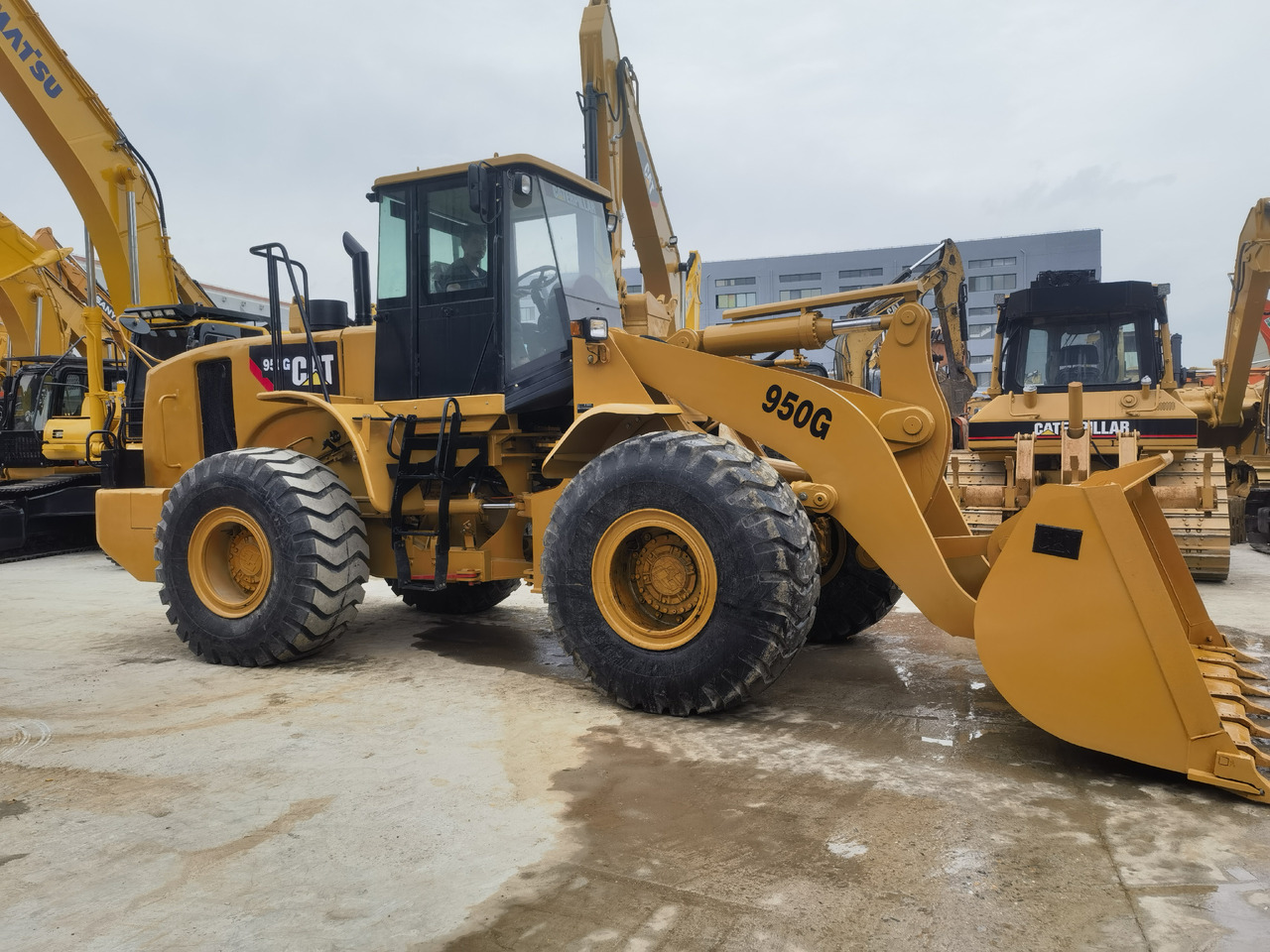 CAT 950G Wheel Loader - Máy xúc lật bánh lốp: hình 2 CAT 950G Wheel Loader - Máy xúc lật bánh lốp: hình 2