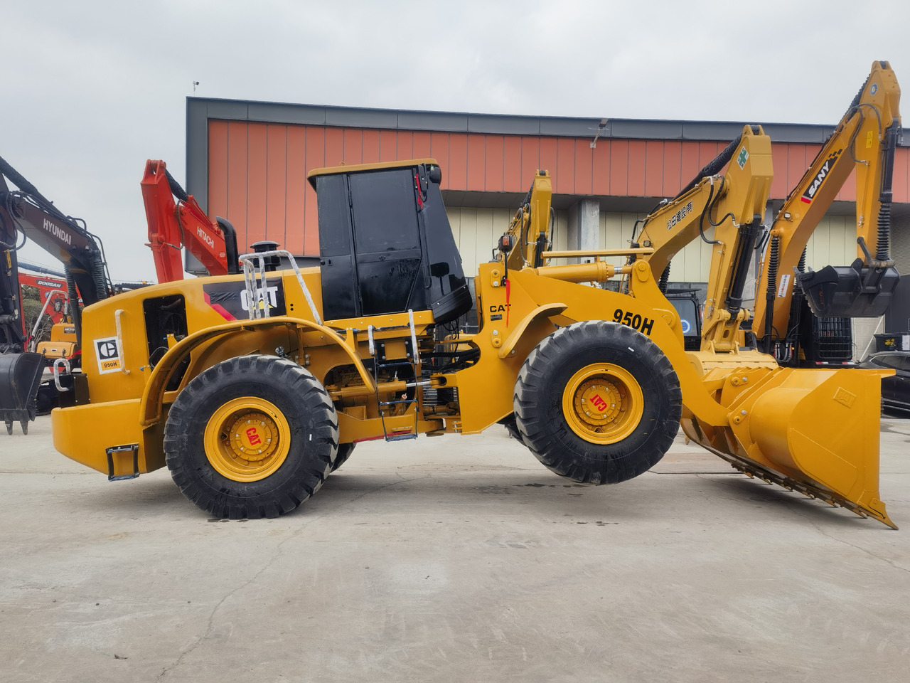 CAT 950H Wheel Loader - Máy xúc lật bánh lốp: hình 5 CAT 950H Wheel Loader - Máy xúc lật bánh lốp: hình 5