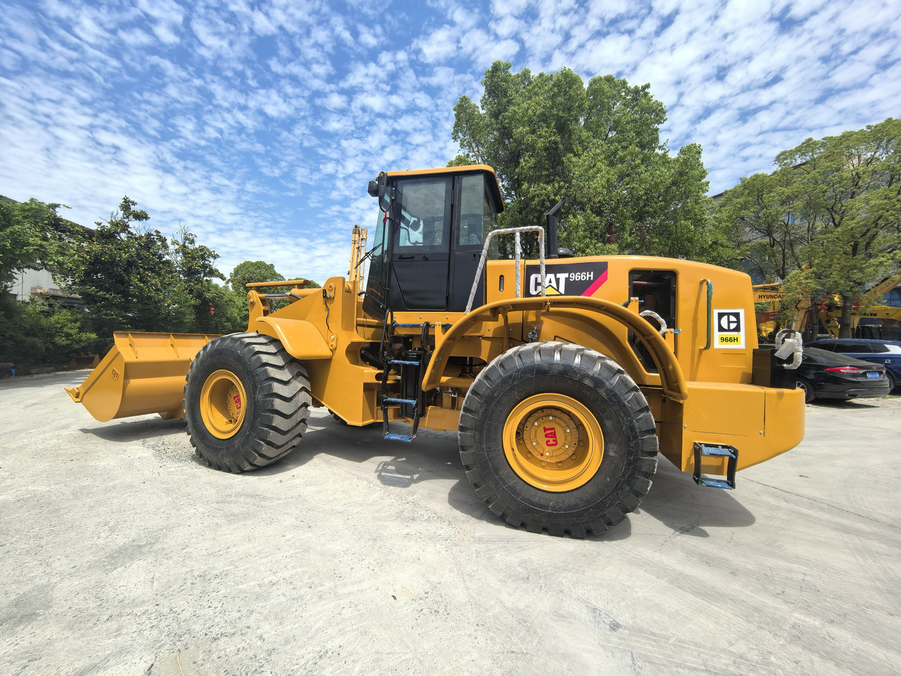 CAT 966H - Máy xúc lật bánh lốp: hình 2 CAT 966H - Máy xúc lật bánh lốp: hình 2