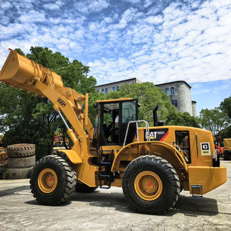 CAT 966H - Máy xúc lật bánh lốp: hình 1 CAT 966H - Máy xúc lật bánh lốp: hình 1