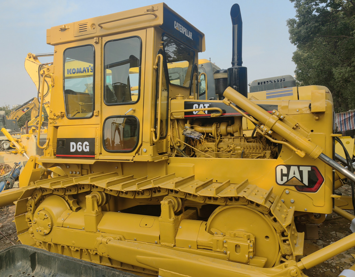 CAT D6G Bulldozer - Máy ủi: hình 1 CAT D6G Bulldozer - Máy ủi: hình 1
