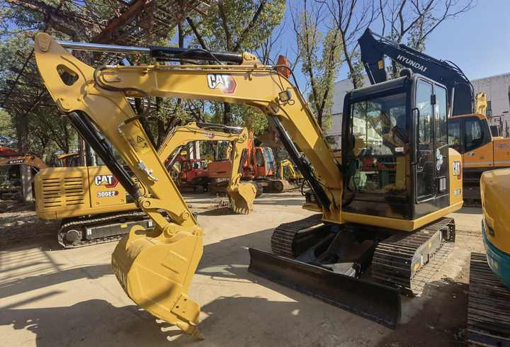 Caterpillar second hand excavator 305.5E2 digger excavator caterpillar 305.5E2 small excavator for sale - Máy xúc bánh xích: hình 3 Caterpillar second hand excavator 305.5E2 digger excavator caterpillar 305.5E2 small excavator for sale - Máy xúc bánh xích: hình 3