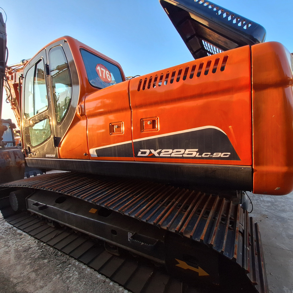 DOOSAN Doosan DX225LC-9C Crawler excavator - Máy xúc bánh xích: hình 1 DOOSAN Doosan DX225LC-9C Crawler excavator - Máy xúc bánh xích: hình 1