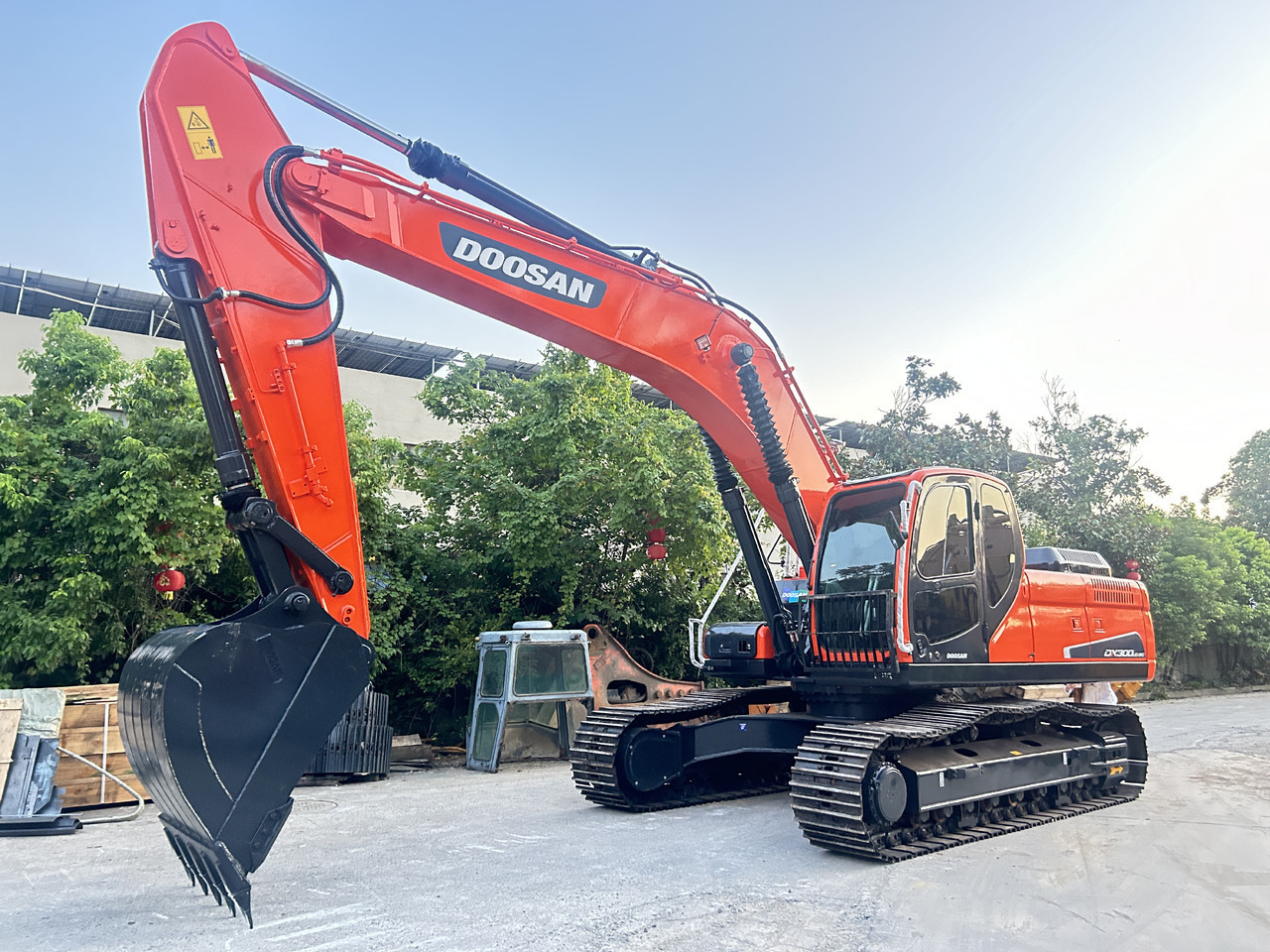 Doosan DX300LC Crawler Excavator - Máy xúc bánh xích: hình 3 Doosan DX300LC Crawler Excavator - Máy xúc bánh xích: hình 3