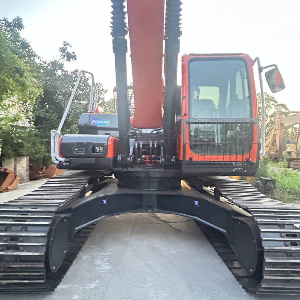Doosan DX300LC Crawler Excavator - Máy xúc bánh xích: hình 4 Doosan DX300LC Crawler Excavator - Máy xúc bánh xích: hình 4