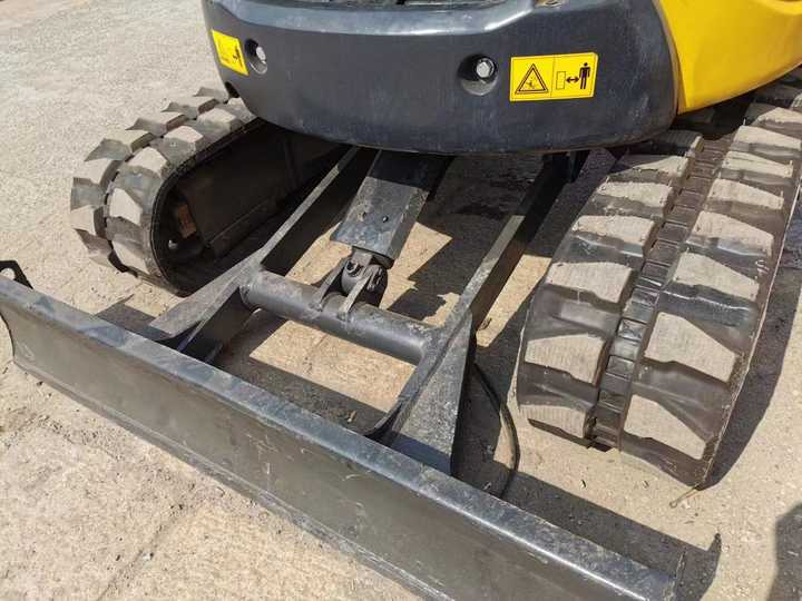Good condition used Komatsu PC55MR-3 excavator Original Komatsu PC55MR-3 for sale in shanghai - Máy xúc mini: hình 2 Good condition used Komatsu PC55MR-3 excavator Original Komatsu PC55MR-3 for sale in shanghai - Máy xúc mini: hình 2