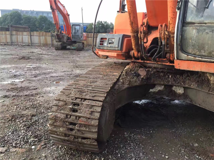 Hitachi ZX200 Excavator - Máy xúc bánh xích: hình 5 Hitachi ZX200 Excavator - Máy xúc bánh xích: hình 5