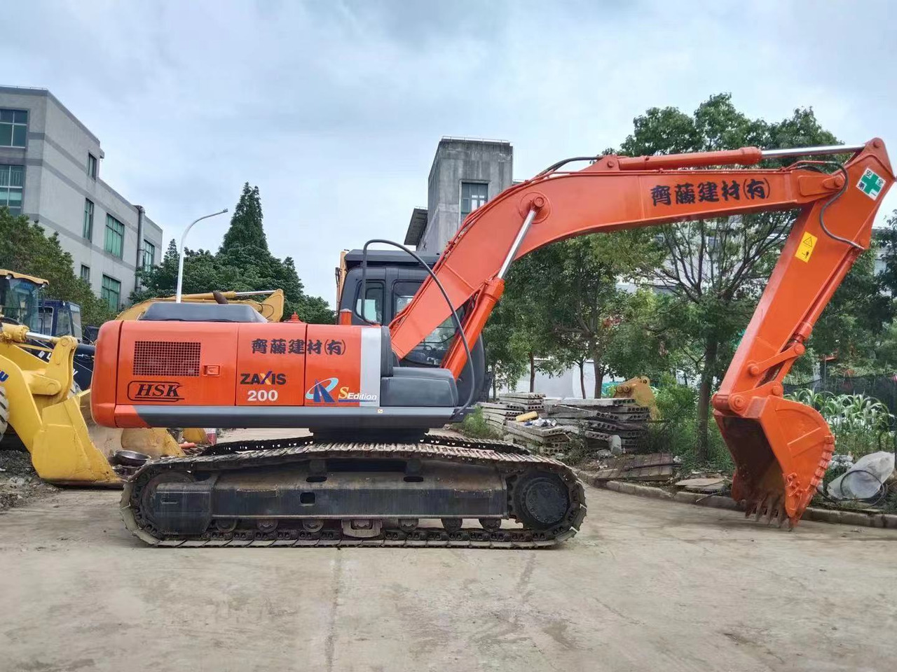 Hitachi ZX200 Excavator - Máy xúc bánh xích: hình 2 Hitachi ZX200 Excavator - Máy xúc bánh xích: hình 2