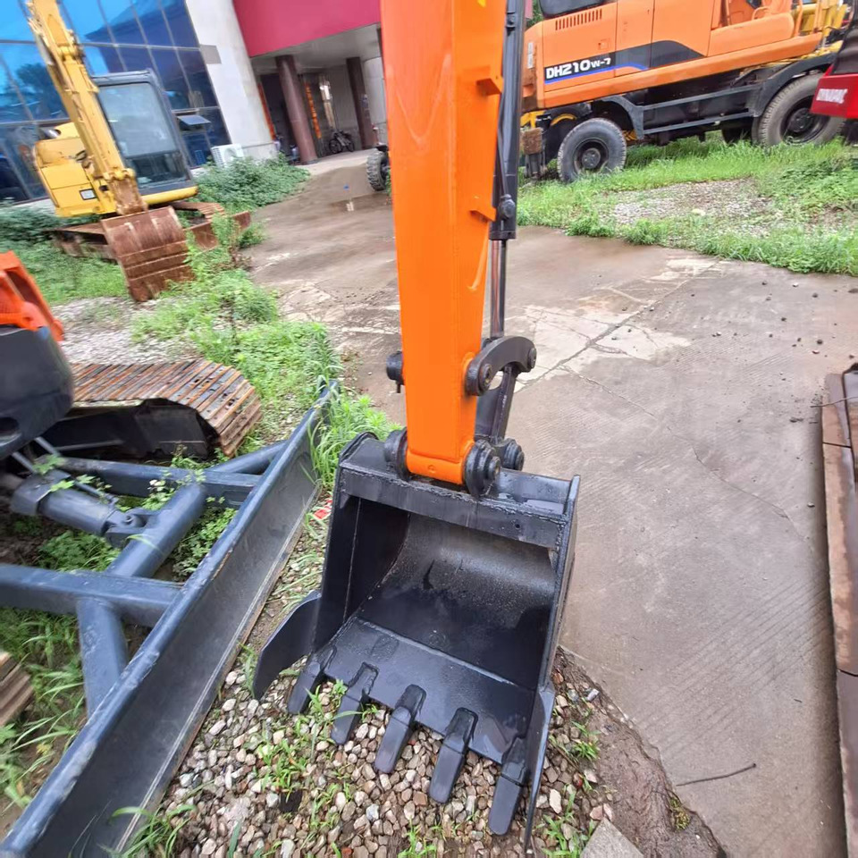 Hitachi ZX50 Excavator - Máy xúc bánh xích: hình 5 Hitachi ZX50 Excavator - Máy xúc bánh xích: hình 5