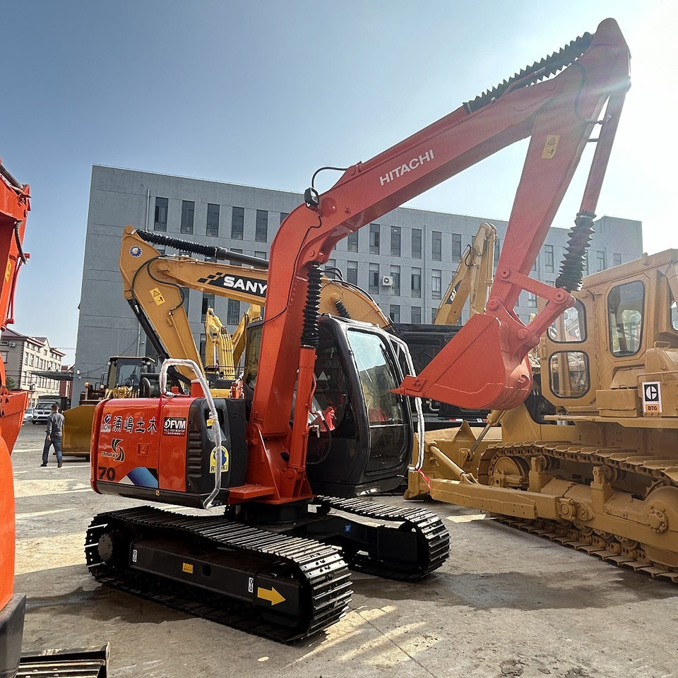 Hitachi ZX70 Excavator - Máy xúc mini: hình 2 Hitachi ZX70 Excavator - Máy xúc mini: hình 2