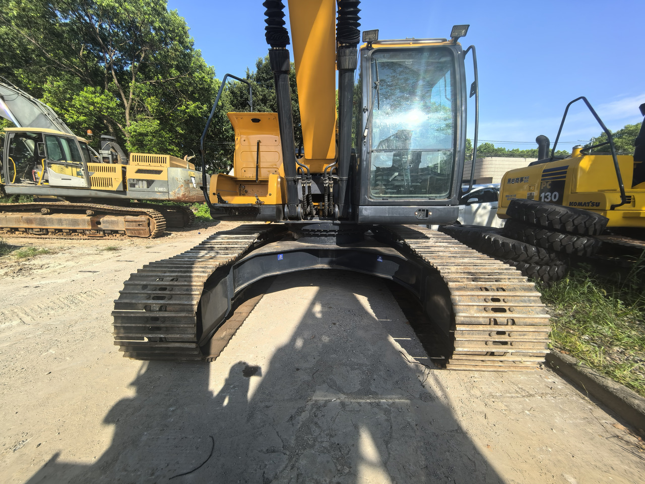 Hyundai 220lc-9s excavator - Máy xúc bánh lốp: hình 5 Hyundai 220lc-9s excavator - Máy xúc bánh lốp: hình 5
