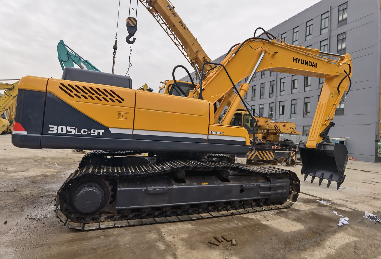 Hyundai 305LC-9T Excavator - Máy xúc bánh xích: hình 4 Hyundai 305LC-9T Excavator - Máy xúc bánh xích: hình 4