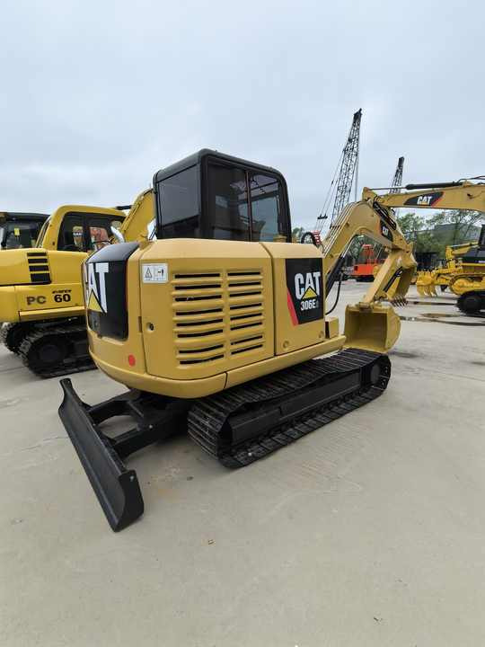 Máy xúc bánh xích Japan original 6 ton mini used caterpillar cat 306E2 excavator in Shanghai for sale: hình 6