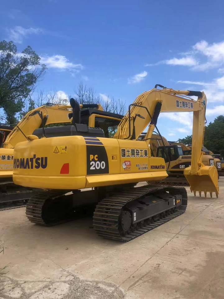 Komatsu PC200-8 Excavator - Máy xúc bánh xích: hình 1 Komatsu PC200-8 Excavator - Máy xúc bánh xích: hình 1