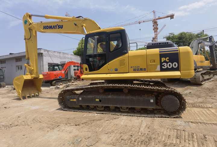 Komatsu PC300-7 excavator - Máy xúc bánh xích: hình 3 Komatsu PC300-7 excavator - Máy xúc bánh xích: hình 3
