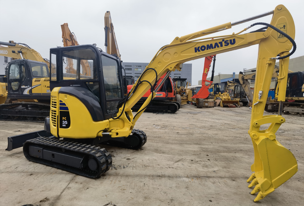 Komatsu PC35MR-3 Excavator - Máy xúc bánh xích: hình 3 Komatsu PC35MR-3 Excavator - Máy xúc bánh xích: hình 3