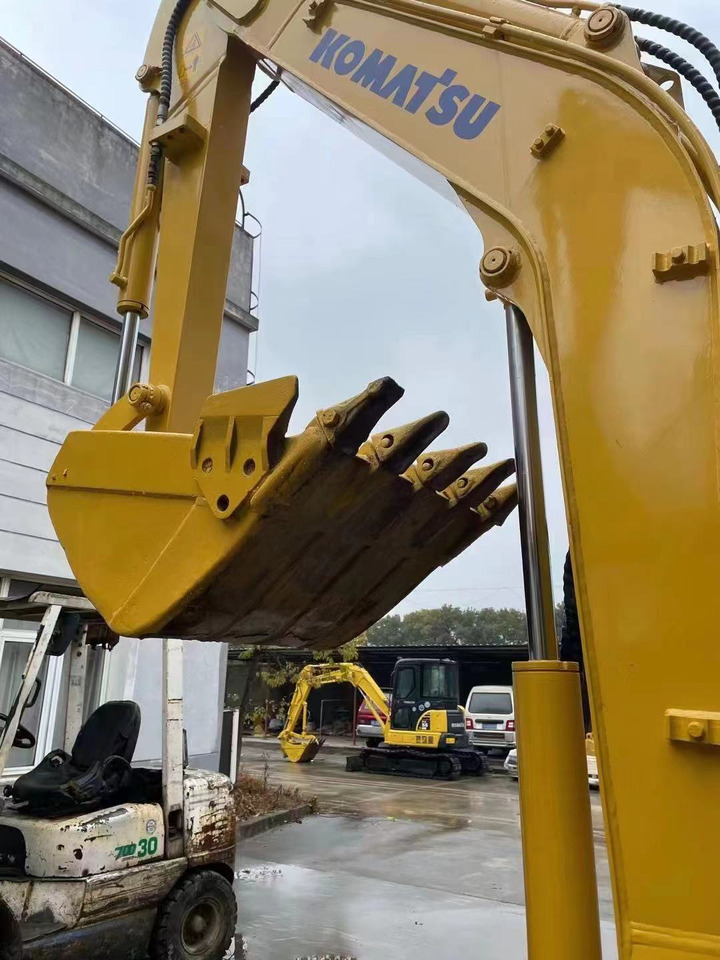 Komatsu PC35MR-3 Excavator - Máy xúc bánh xích: hình 3 Komatsu PC35MR-3 Excavator - Máy xúc bánh xích: hình 3