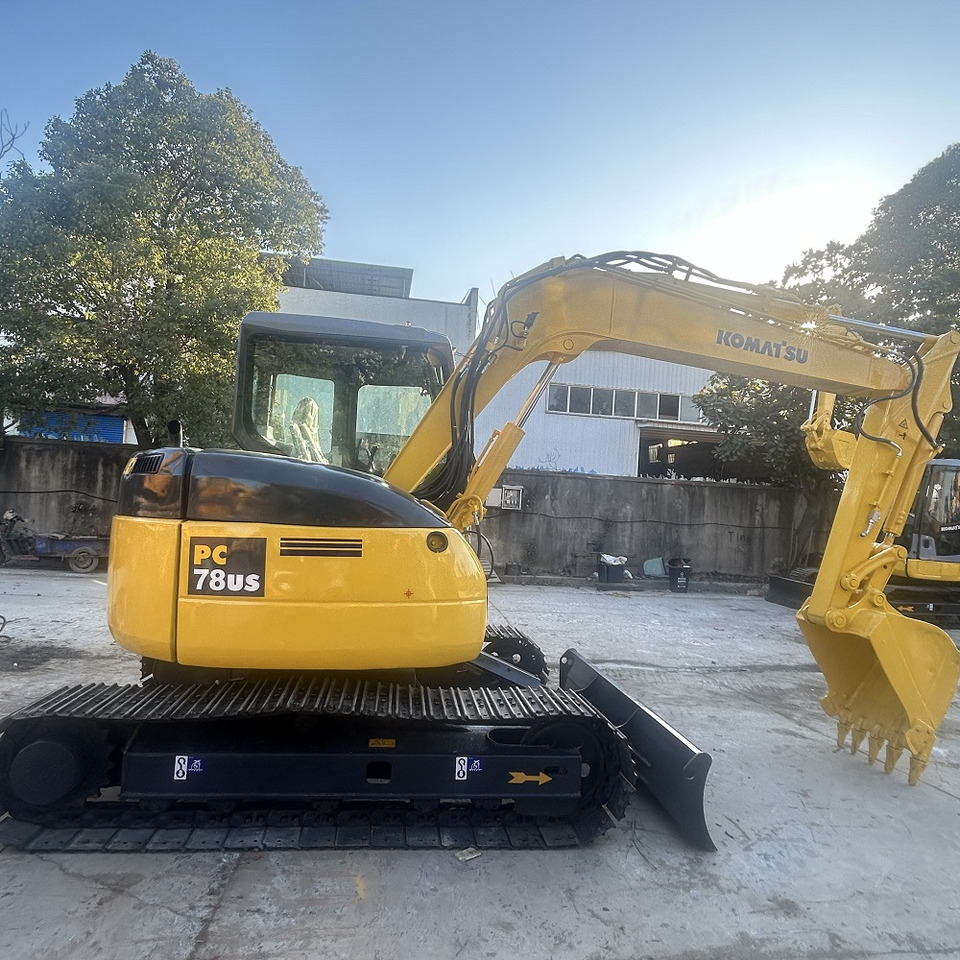 Komatsu pc78us Excavator - Máy xúc bánh xích: hình 1 Komatsu pc78us Excavator - Máy xúc bánh xích: hình 1
