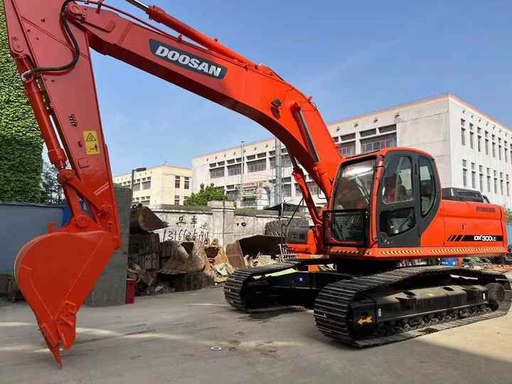 Original Korea Doosan Used Excavator 30 Ton Doosan DX300LC Crawler Excavator For Sale - Máy xúc bánh xích: hình 2 Original Korea Doosan Used Excavator 30 Ton Doosan DX300LC Crawler Excavator For Sale - Máy xúc bánh xích: hình 2