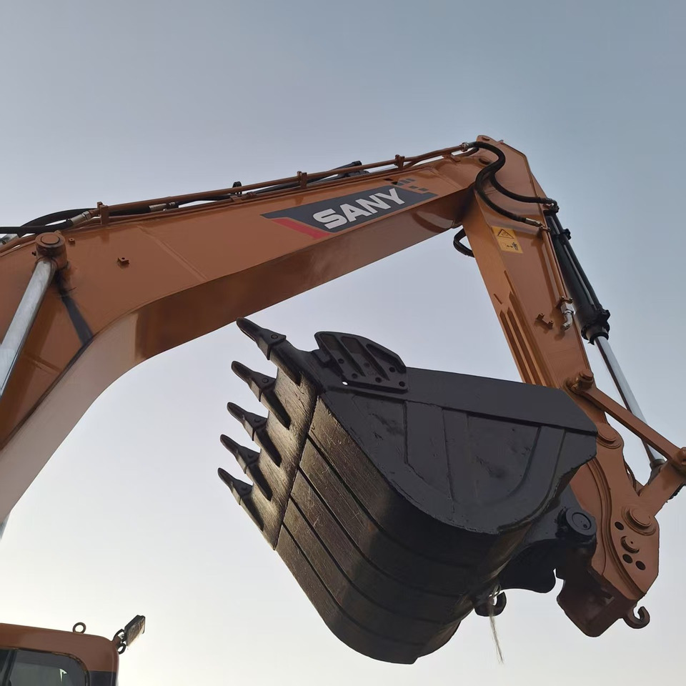 Used SANY 215c Excavator - Máy xúc bánh xích: hình 3 Used SANY 215c Excavator - Máy xúc bánh xích: hình 3