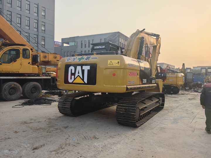 Used excavator cat320 Japan brand Used CAT 320 Excavator Caterpillar 320D Crawler Excavator CAT320 used digger for sale - Máy xúc bánh xích: hình 2 Used excavator cat320 Japan brand Used CAT 320 Excavator Caterpillar 320D Crawler Excavator CAT320 used digger for sale - Máy xúc bánh xích: hình 2
