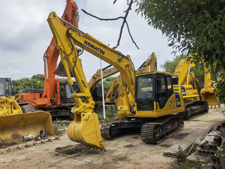 Used hydraulic excavator PC130-7 Cheap Price Komatsu in good condition japan import multifunction in stock for sale - Máy xúc bánh xích: hình 5 Used hydraulic excavator PC130-7 Cheap Price Komatsu in good condition japan import multifunction in stock for sale - Máy xúc bánh xích: hình 5