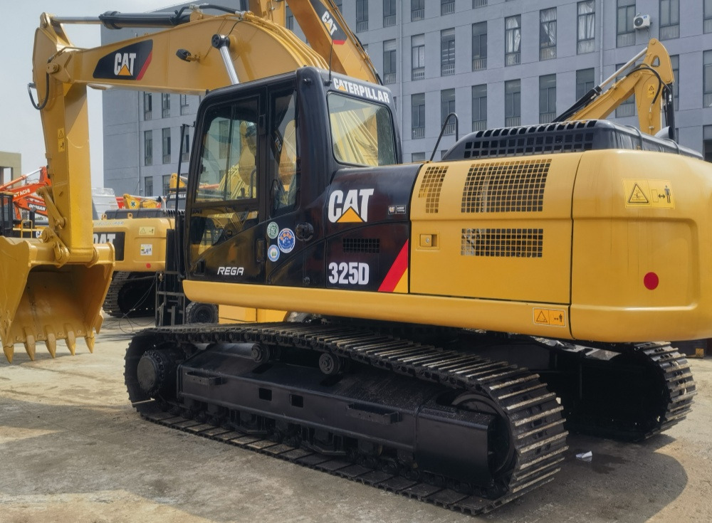 Excavators cat325d - Máy xúc bánh xích: hình 2 Excavators cat325d - Máy xúc bánh xích: hình 2