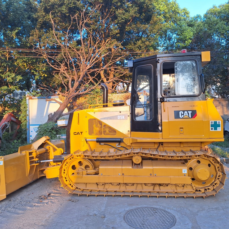 Used caterpillar cat D5k bulldozer - Máy ủi: hình 1 Used caterpillar cat D5k bulldozer - Máy ủi: hình 1